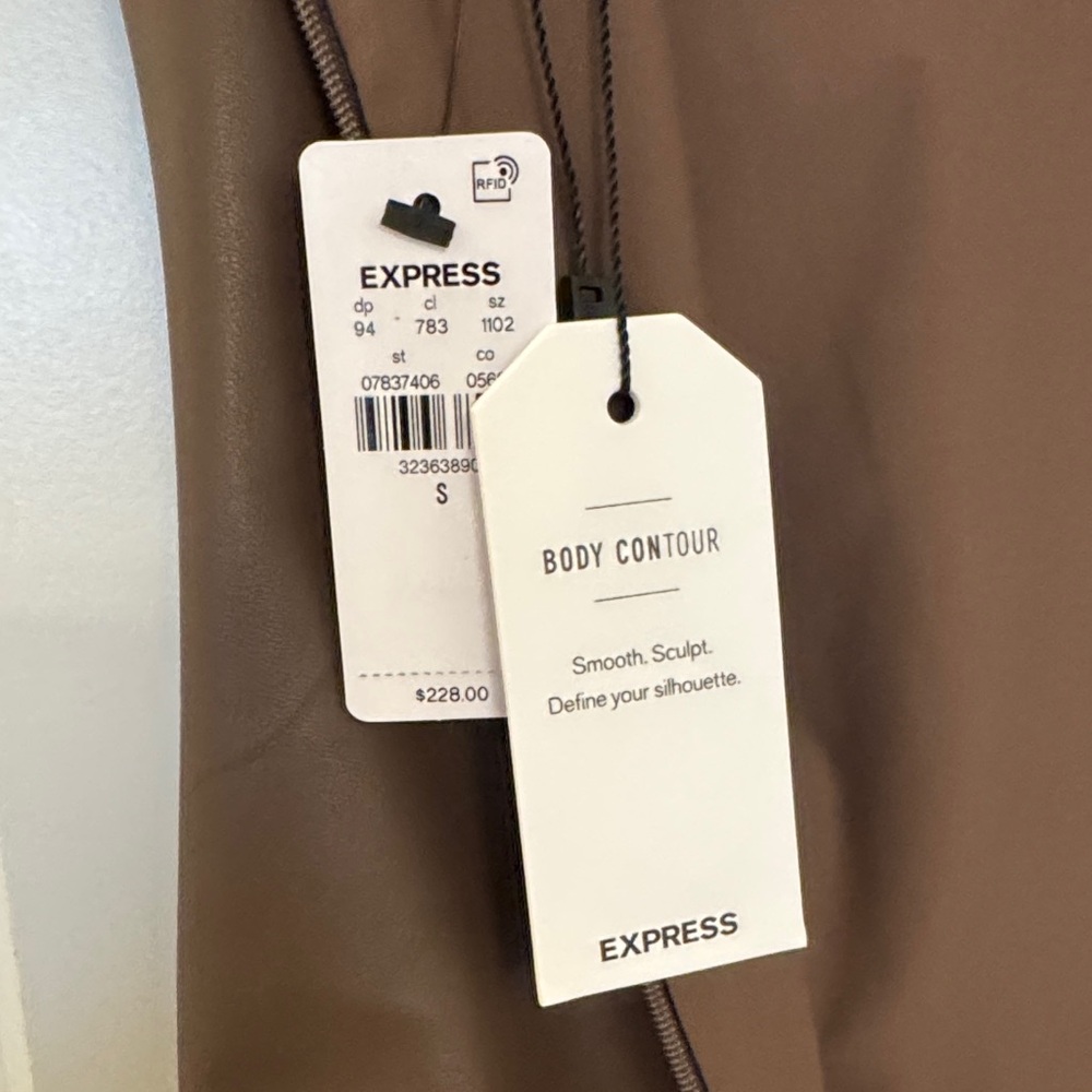 Elegant Brown Sleeveless Dress - Picture 3 of 6